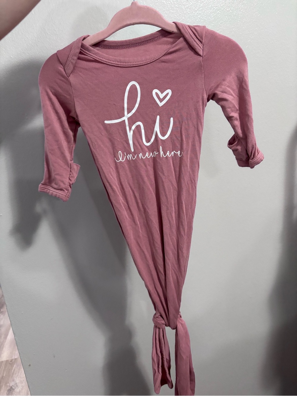Pink Baby Knotted Gown with 'hi' Script